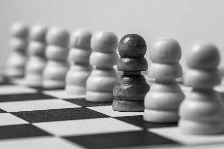 Un individuo ignorante ha un orizzonte di pensiero limitato