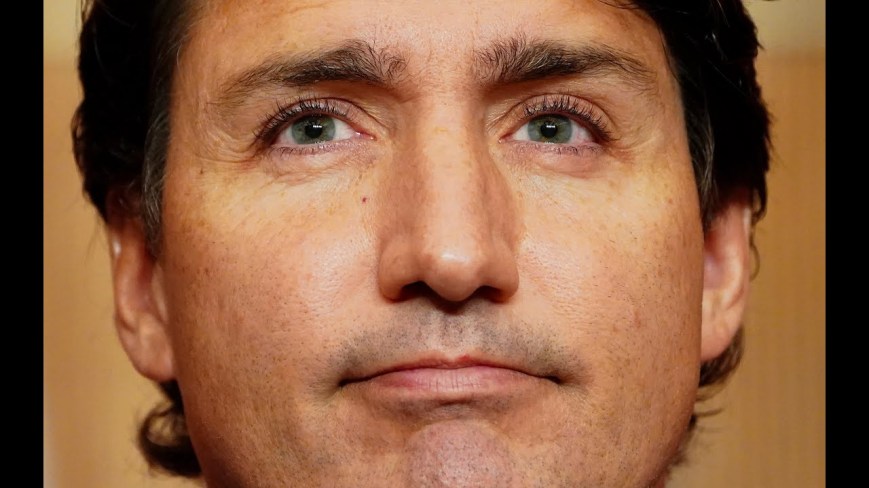 La falsità di Justin Trudeau non conosce limiti
